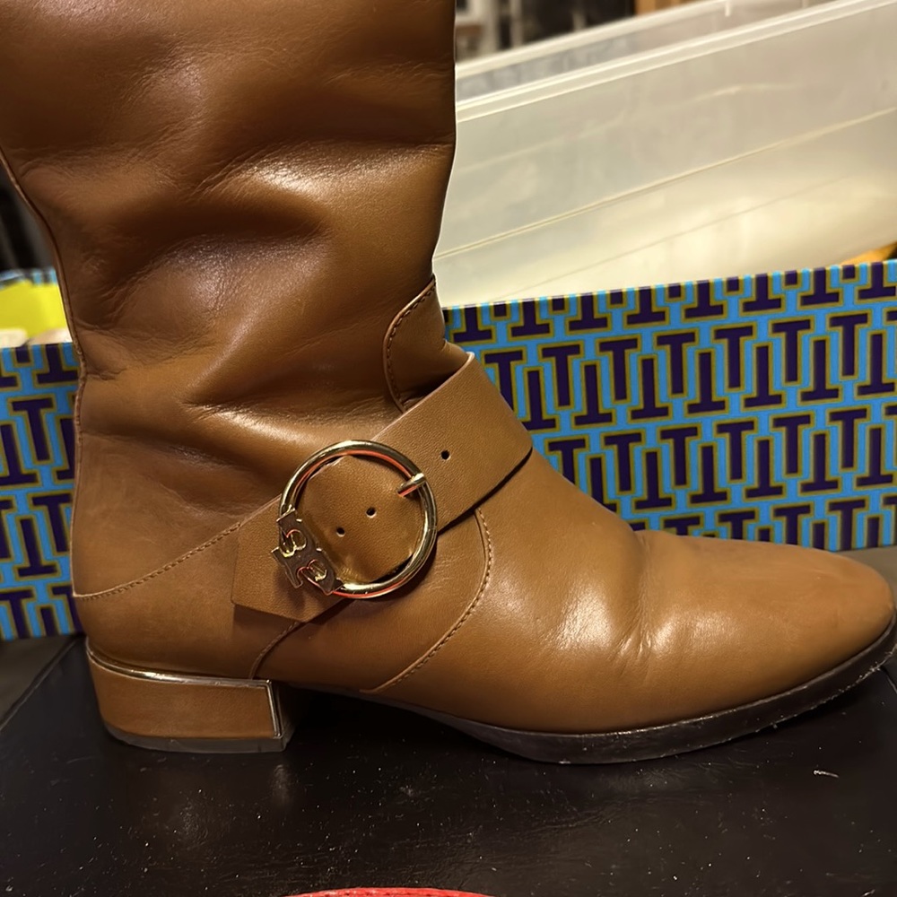 Tory Burch tall boots 👢 size 7